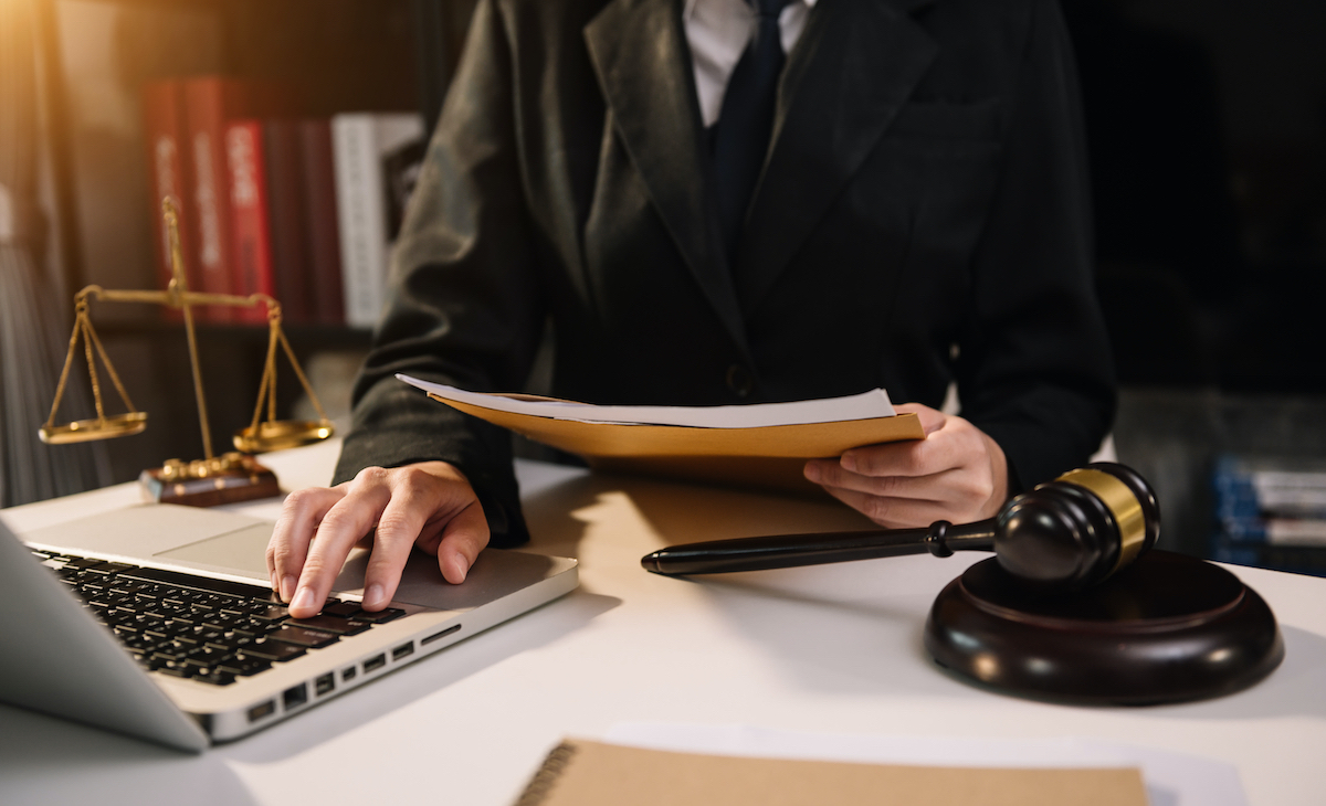 Comment bien choisir son avocat en droit des affaires ?