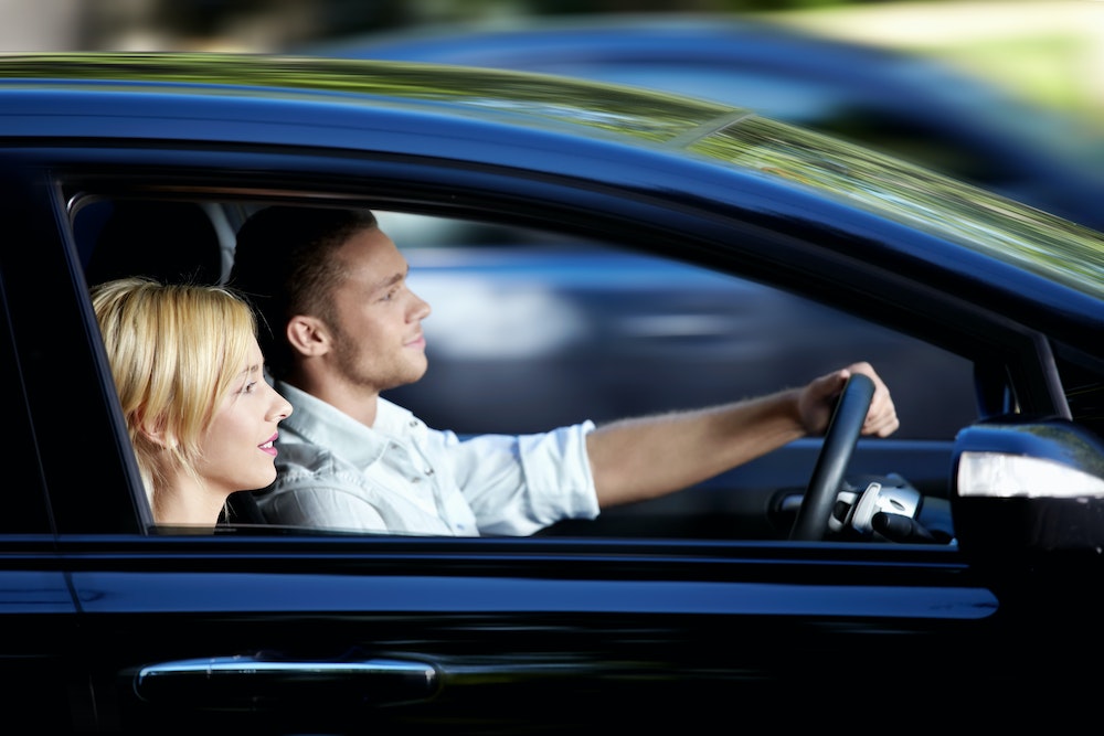 Comment faire face au retrait de permis pour excès de vitesse : conseils d'un avocat