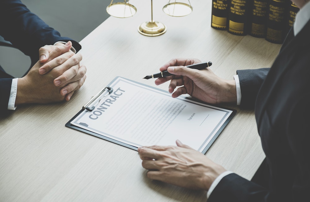Les aspects juridiques de la reprise d'entreprise : comprendre les enjeux pour mieux les maîtriser